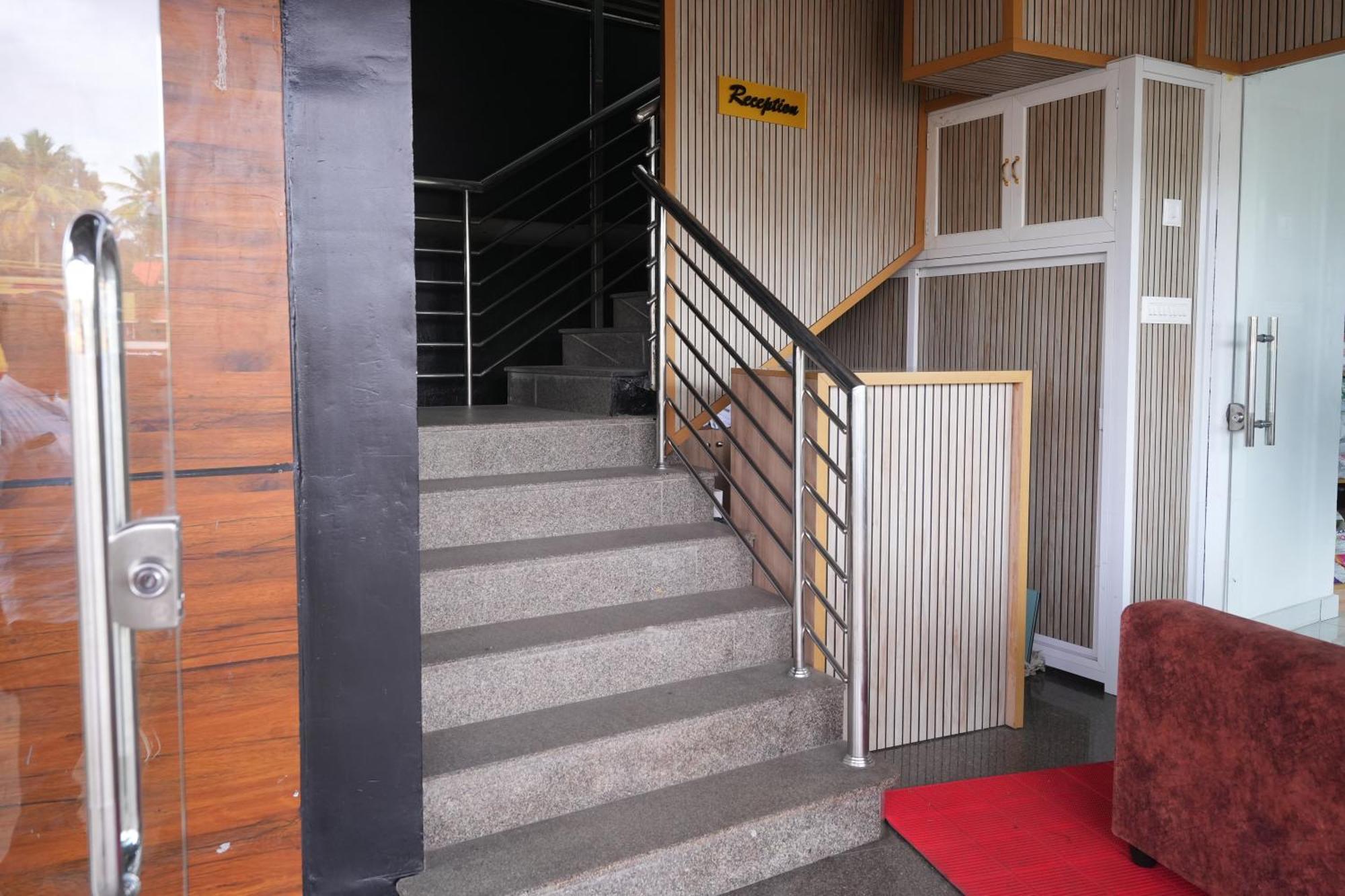Amsher Suit Lulu Mall Road Hotell Kochi Exteriör bild