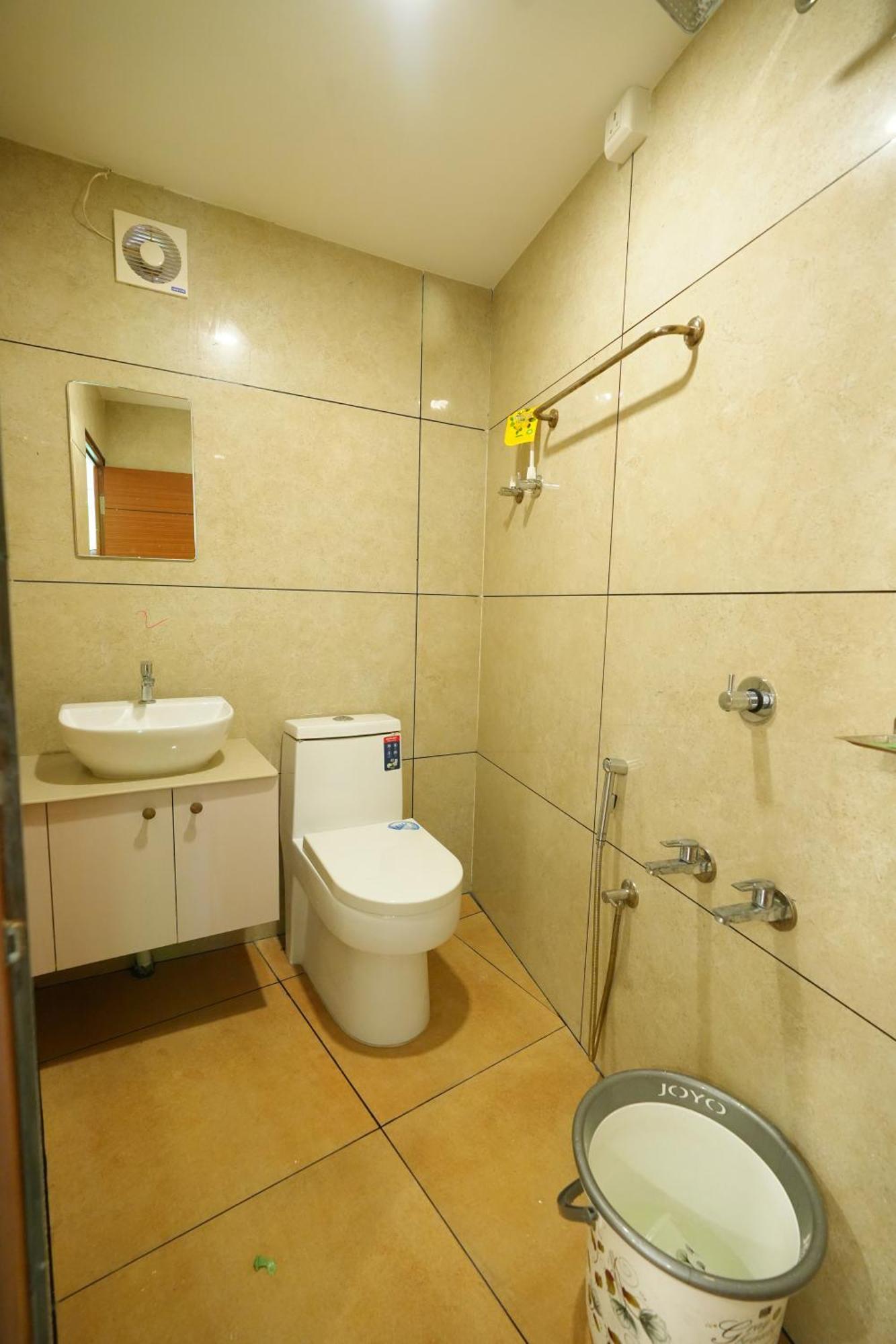 Amsher Suit Lulu Mall Road Hotell Kochi Exteriör bild
