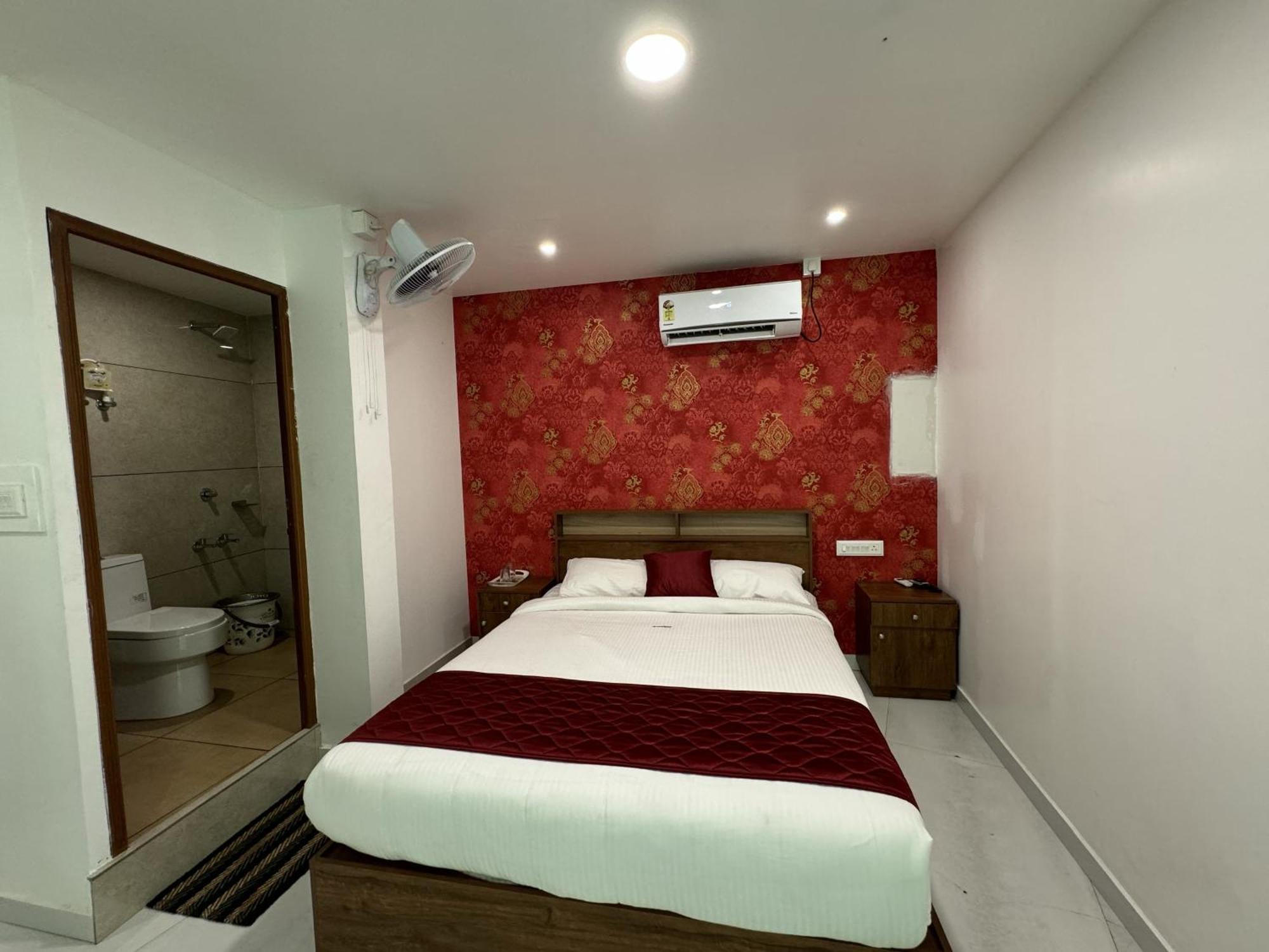 Amsher Suit Lulu Mall Road Hotell Kochi Exteriör bild