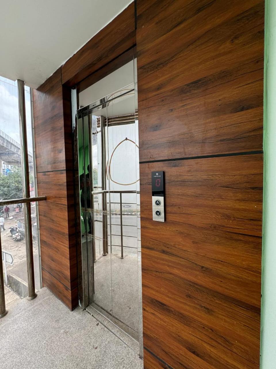 Amsher Suit Lulu Mall Road Hotell Kochi Exteriör bild