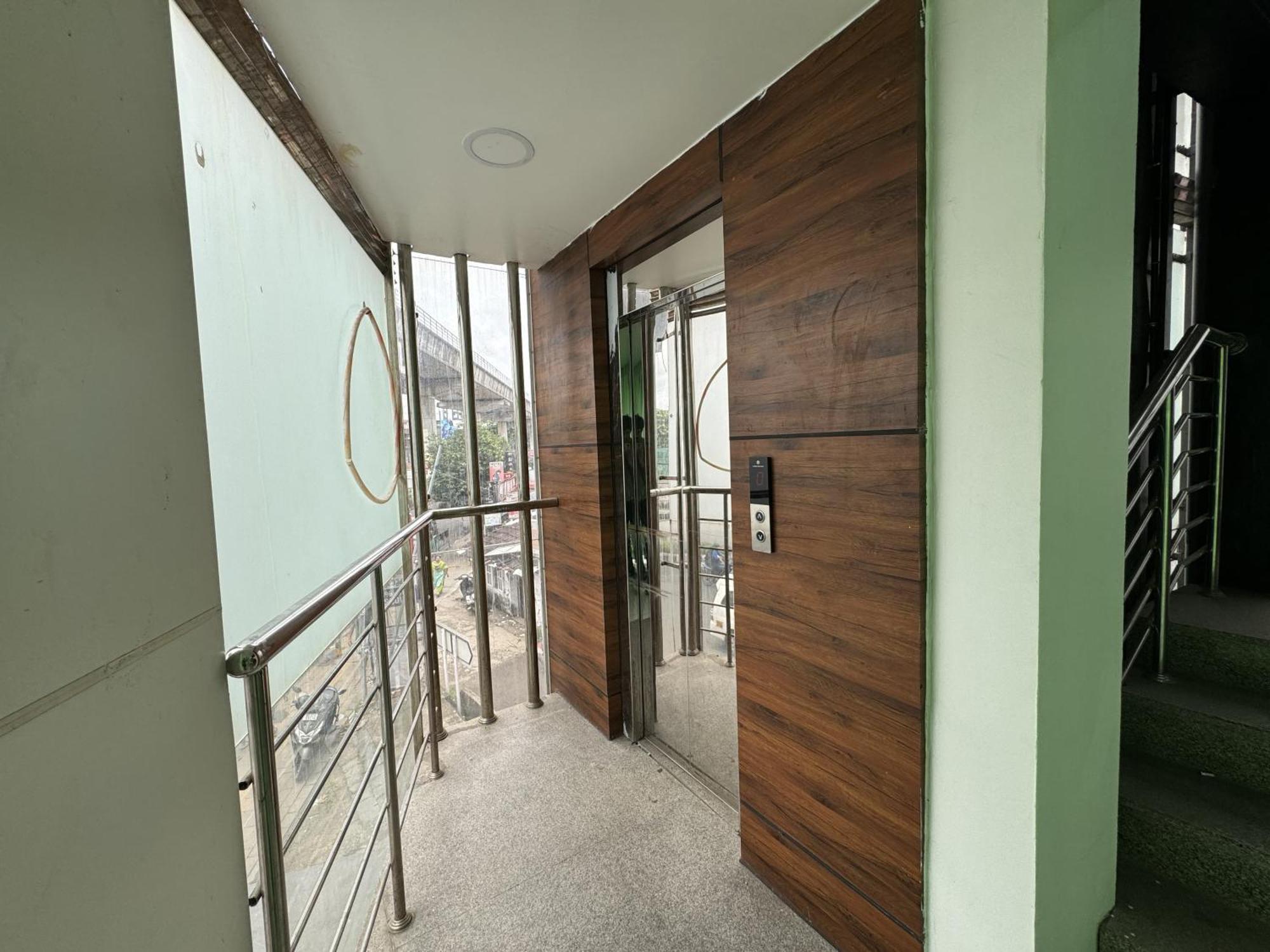 Amsher Suit Lulu Mall Road Hotell Kochi Exteriör bild
