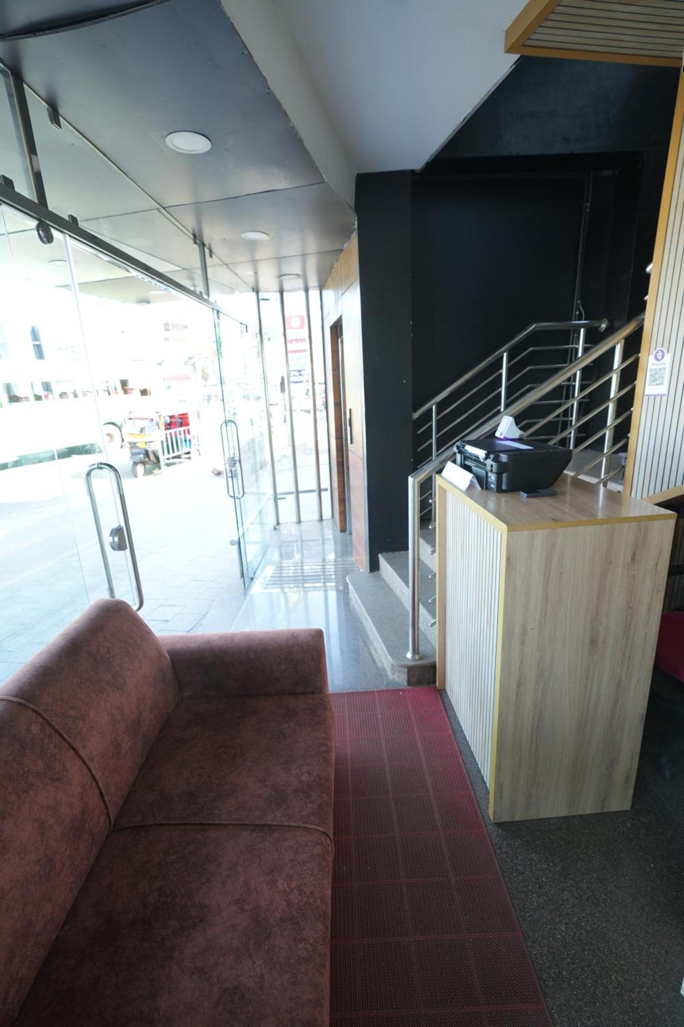 Amsher Suit Lulu Mall Road Hotell Kochi Exteriör bild
