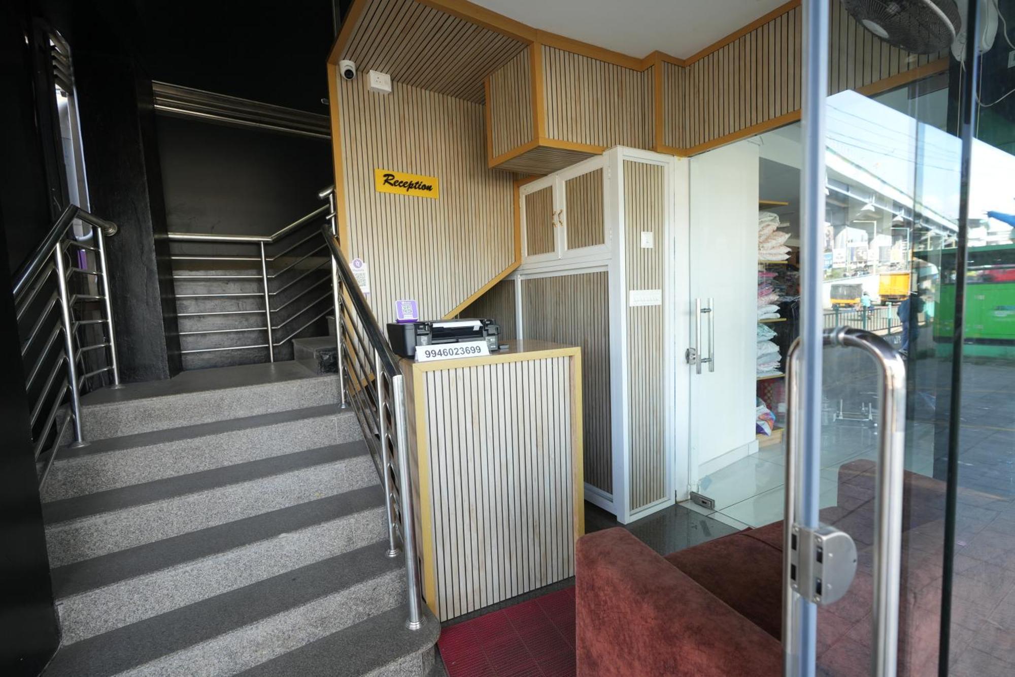 Amsher Suit Lulu Mall Road Hotell Kochi Exteriör bild